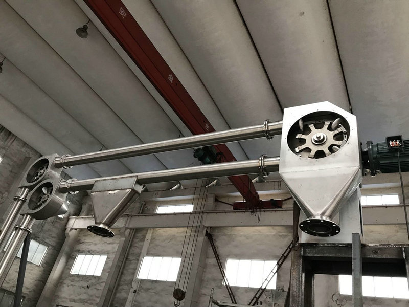 管鏈輸送機應(yīng)用于精細(xì)化工、農(nóng)藥礦石、建筑材料、食品工業(yè)等領(lǐng)域